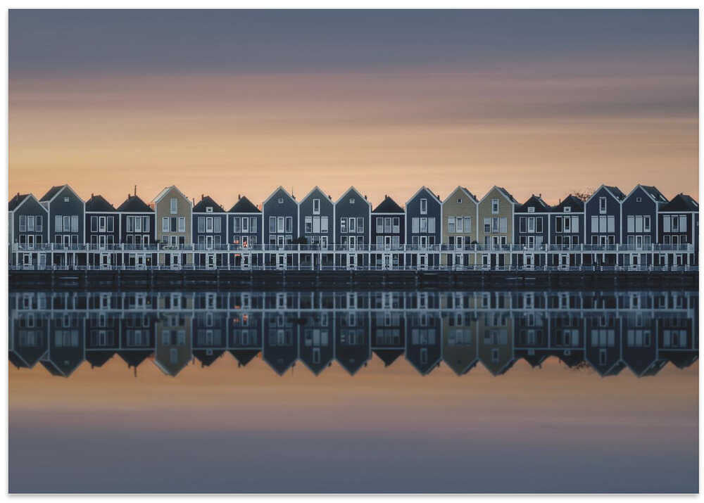 Drifting Houses
