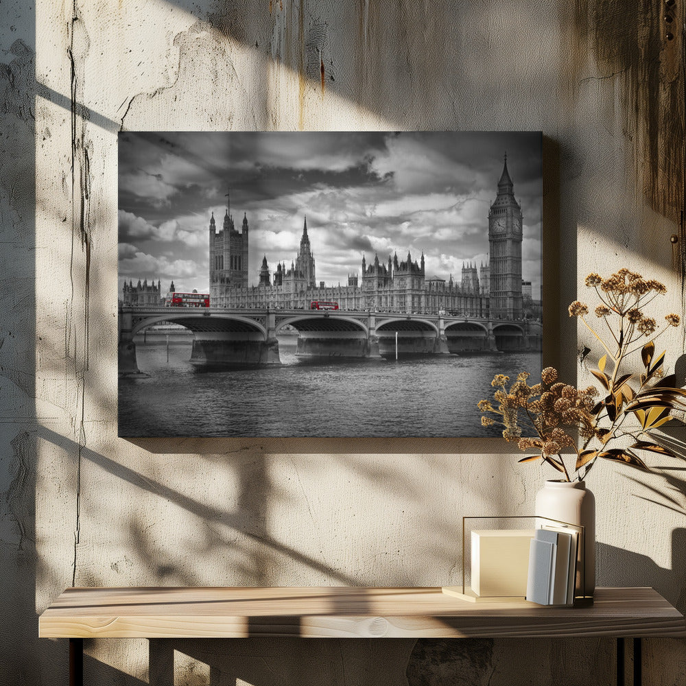 LONDON Houses of Parliament & Red Buses