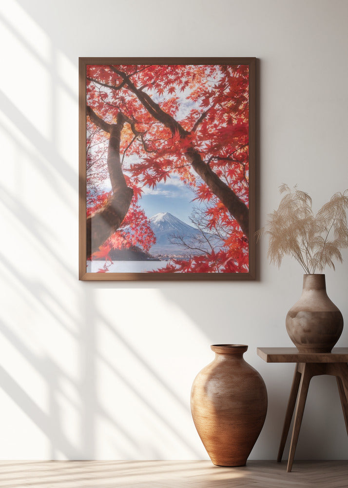Mt.fuji is in the autumn leaves