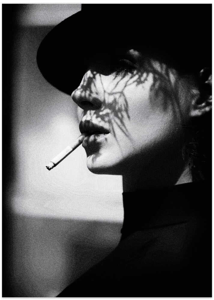 lady in black